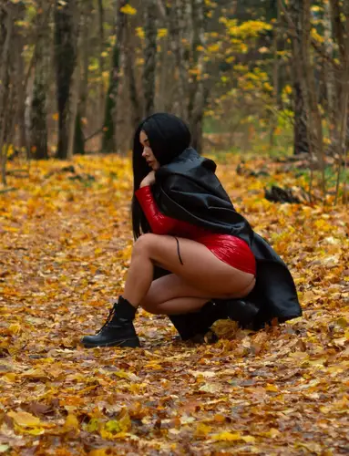 Анна Костенко Голая